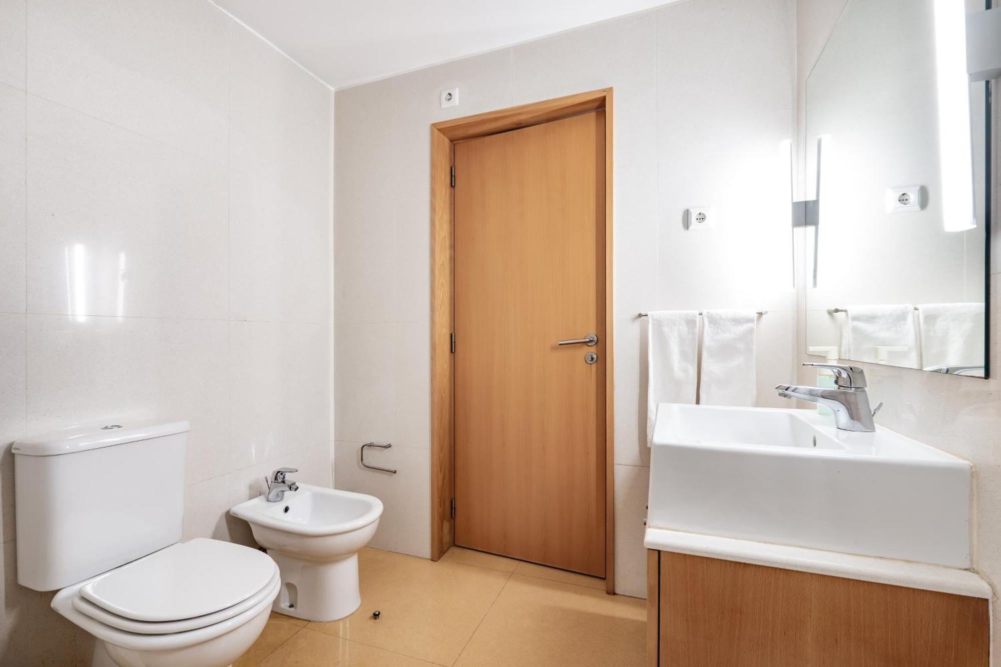 Viva Stadium Residence Studios Porto Luaran gambar